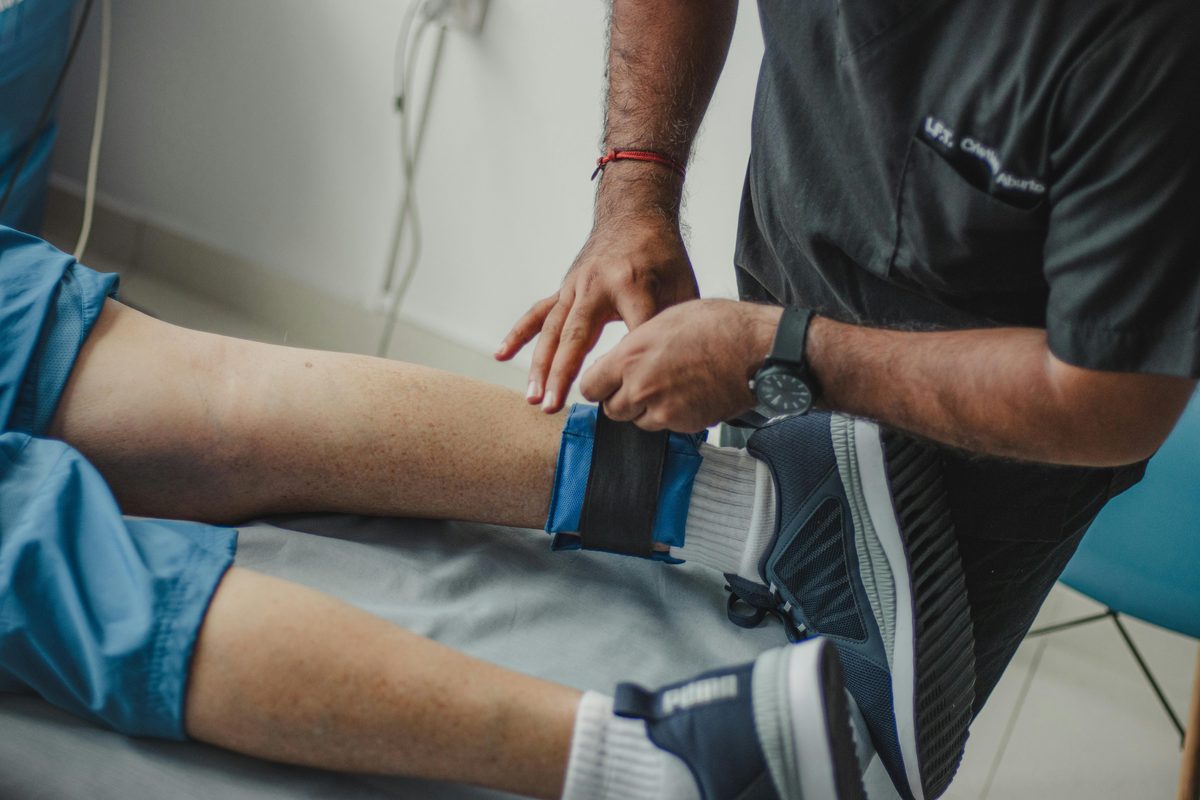 Medical-grade compression and support fitting